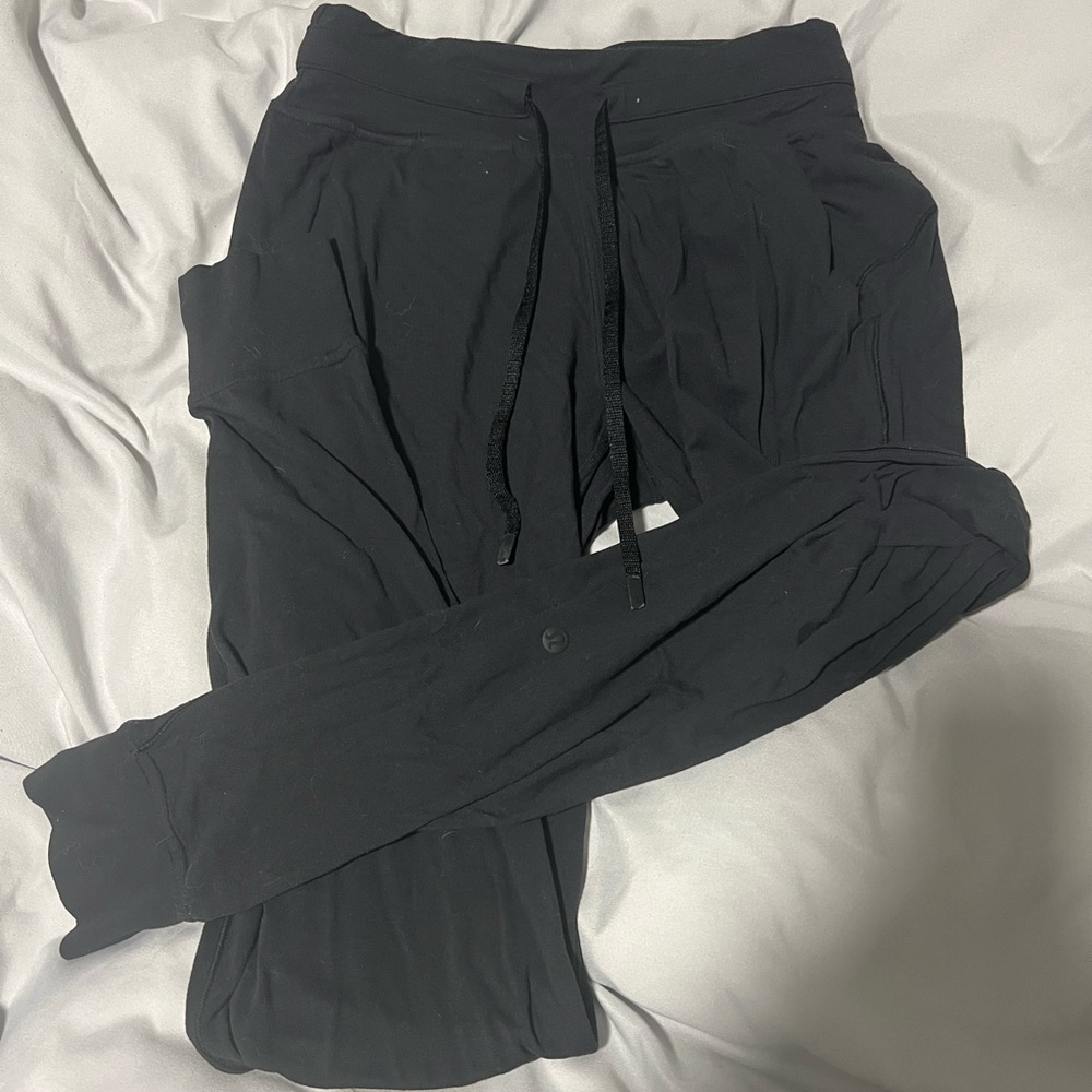 Lulu joggers